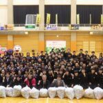 五城目第一中のエコキャップ活動に、東電化工業が秋田ノーザンハピネッツ観戦チケットを寄贈